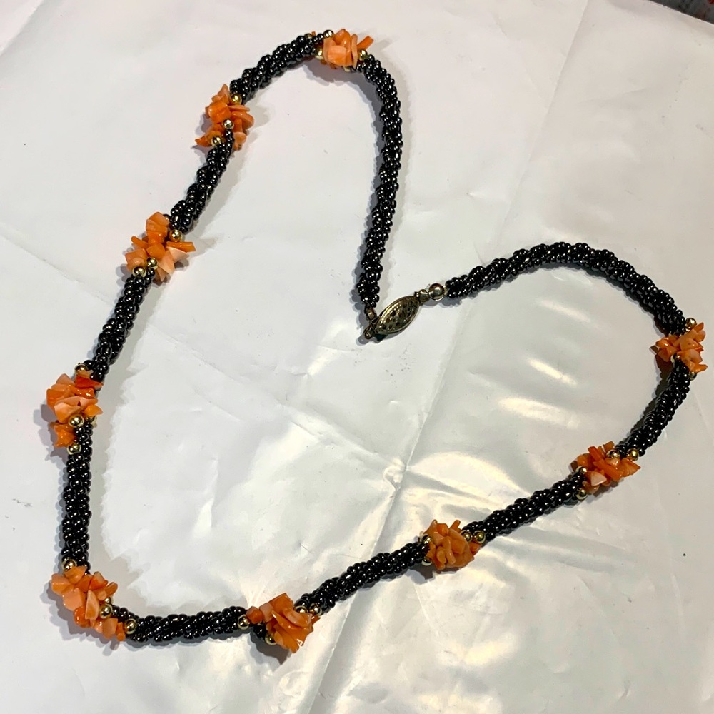 Vintage Twisted Black Seed Bead Natural Pink Coral Chip Station Necklace #337